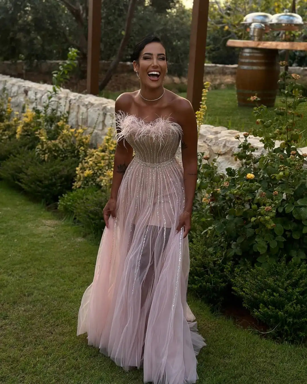 Customized Exquisite Classic Organza Prom Dress with Feather Beading Draped A-line Long Design for Women High Quality Prom Dress