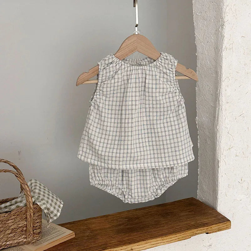 New Summer Baby Clothes Set 6-24M Cute Grid Toddler Girls Sleeveless Top+Bloomer Minimalist Loose Infant Outfit 2PCS