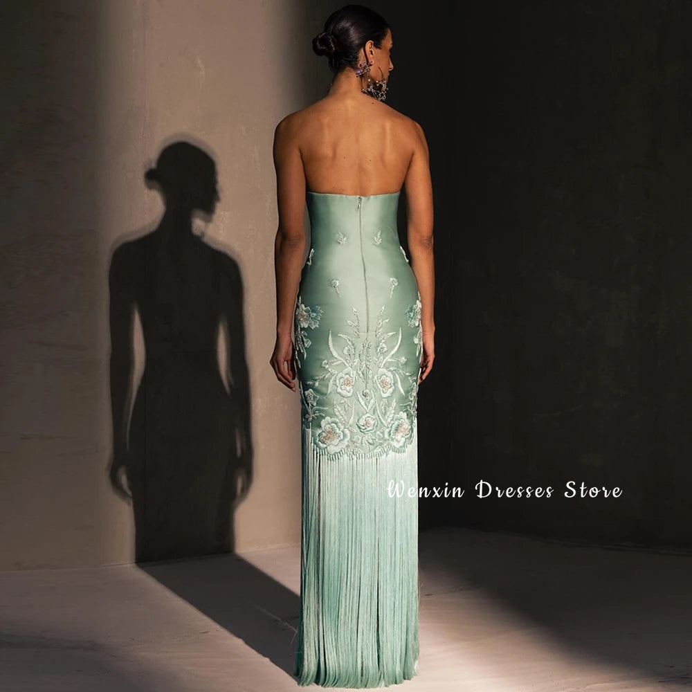 Luxury Satin Evening Dress Customized Strapless Sleeveless Tassel Celebrity Gowns Charming Embroider Zipper Back Prom Dresses