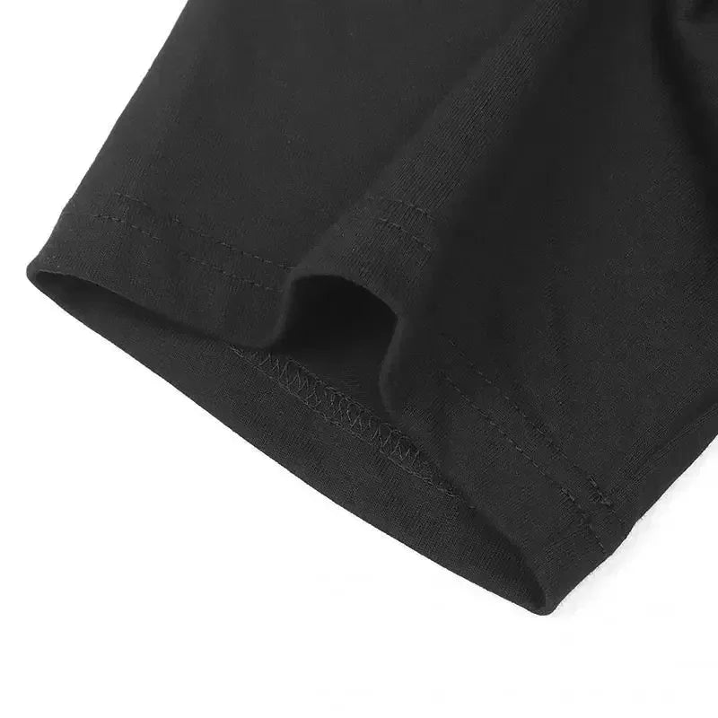 2026 Fashion Trend High-End Luxury  Small Emblem Graphic Tee, Black Cotton Crewneck for Men & Women Outdoor Streetwear