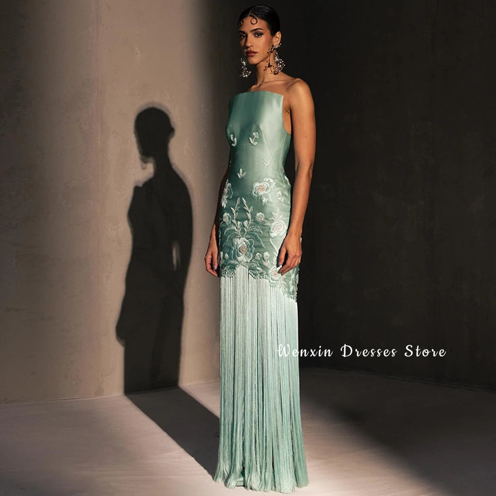 Luxury Satin Evening Dress Customized Strapless Sleeveless Tassel Celebrity Gowns Charming Embroider Zipper Back Prom Dresses