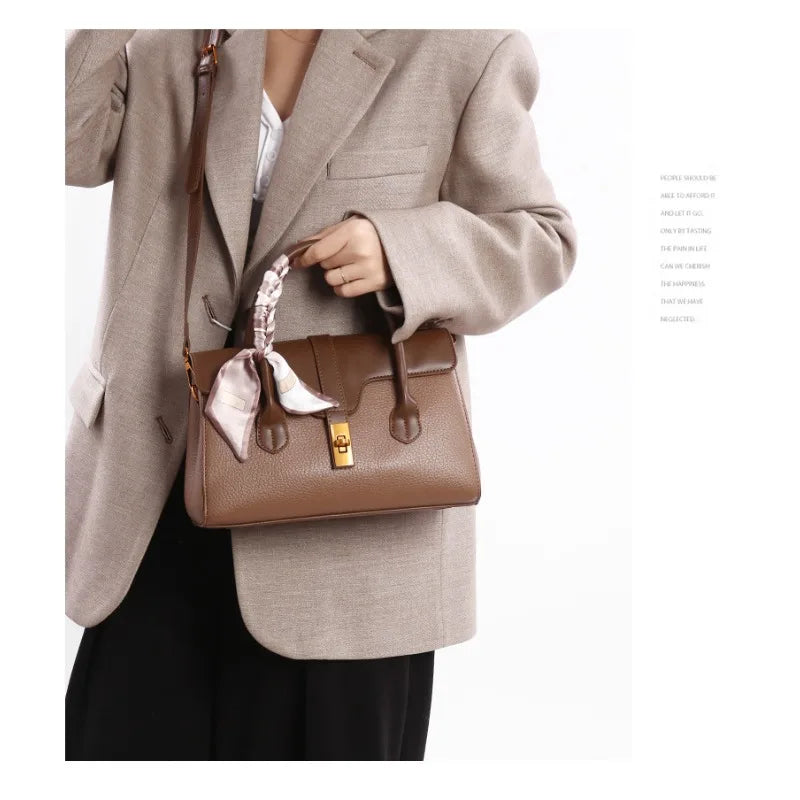 Fashionable and minimalist handbag for women, high-end crossbody bag, large capacity commuting handbag for women