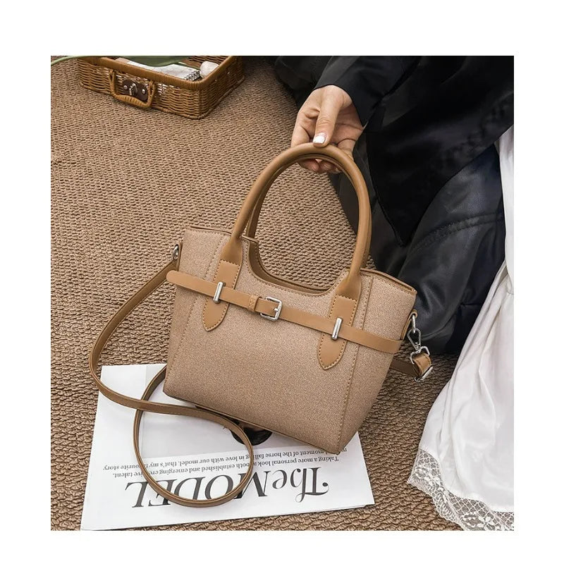 Daily commuting handbag, women's new fashionable retro high-end sensory communication bag, single shoulder crossbody bag