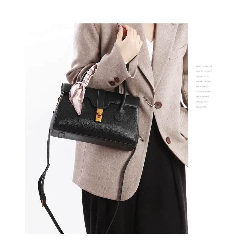 Fashionable and minimalist handbag for women, high-end crossbody bag, large capacity commuting handbag for women