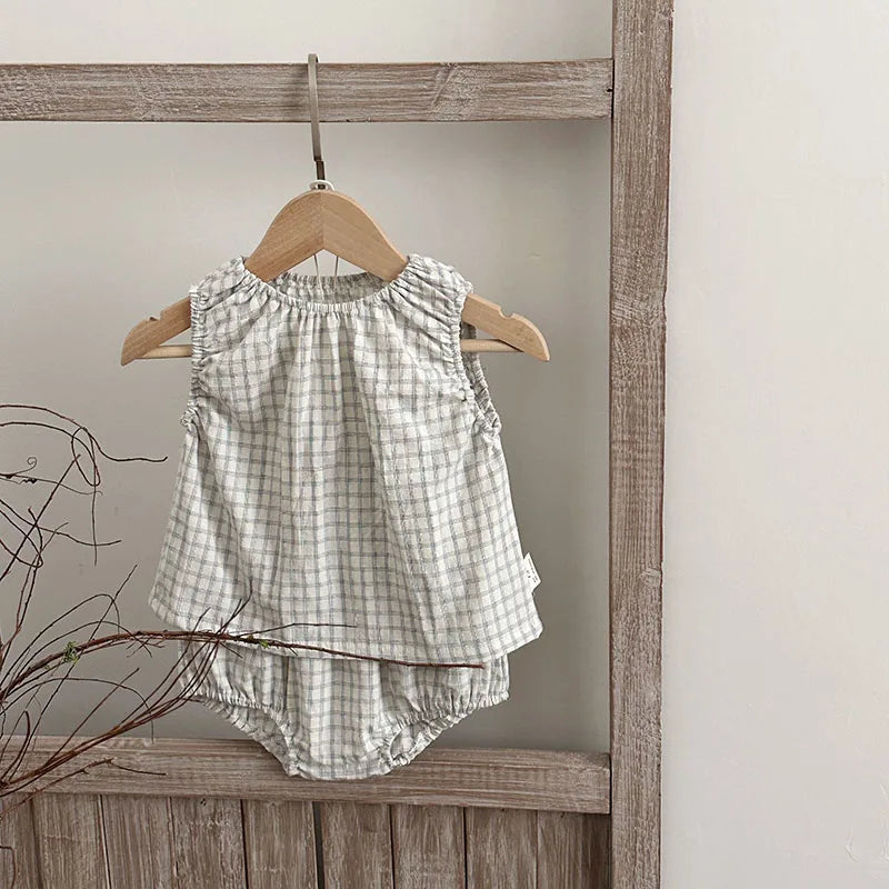 New Summer Baby Clothes Set 6-24M Cute Grid Toddler Girls Sleeveless Top+Bloomer Minimalist Loose Infant Outfit 2PCS