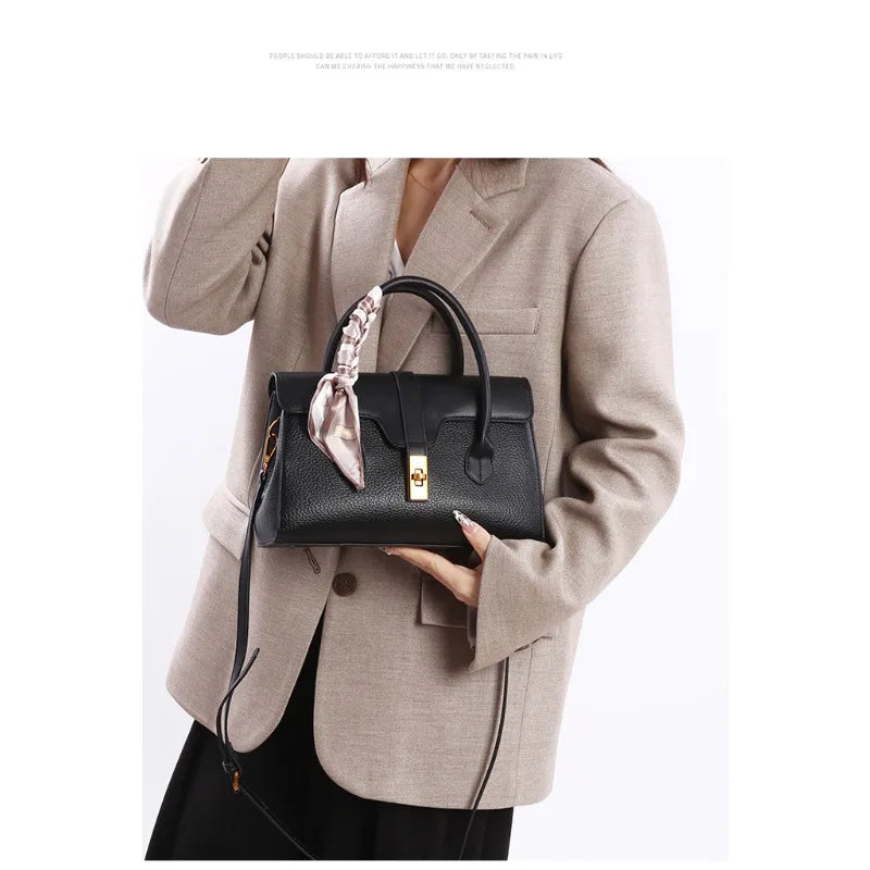Fashionable and minimalist handbag for women, high-end crossbody bag, large capacity commuting handbag for women