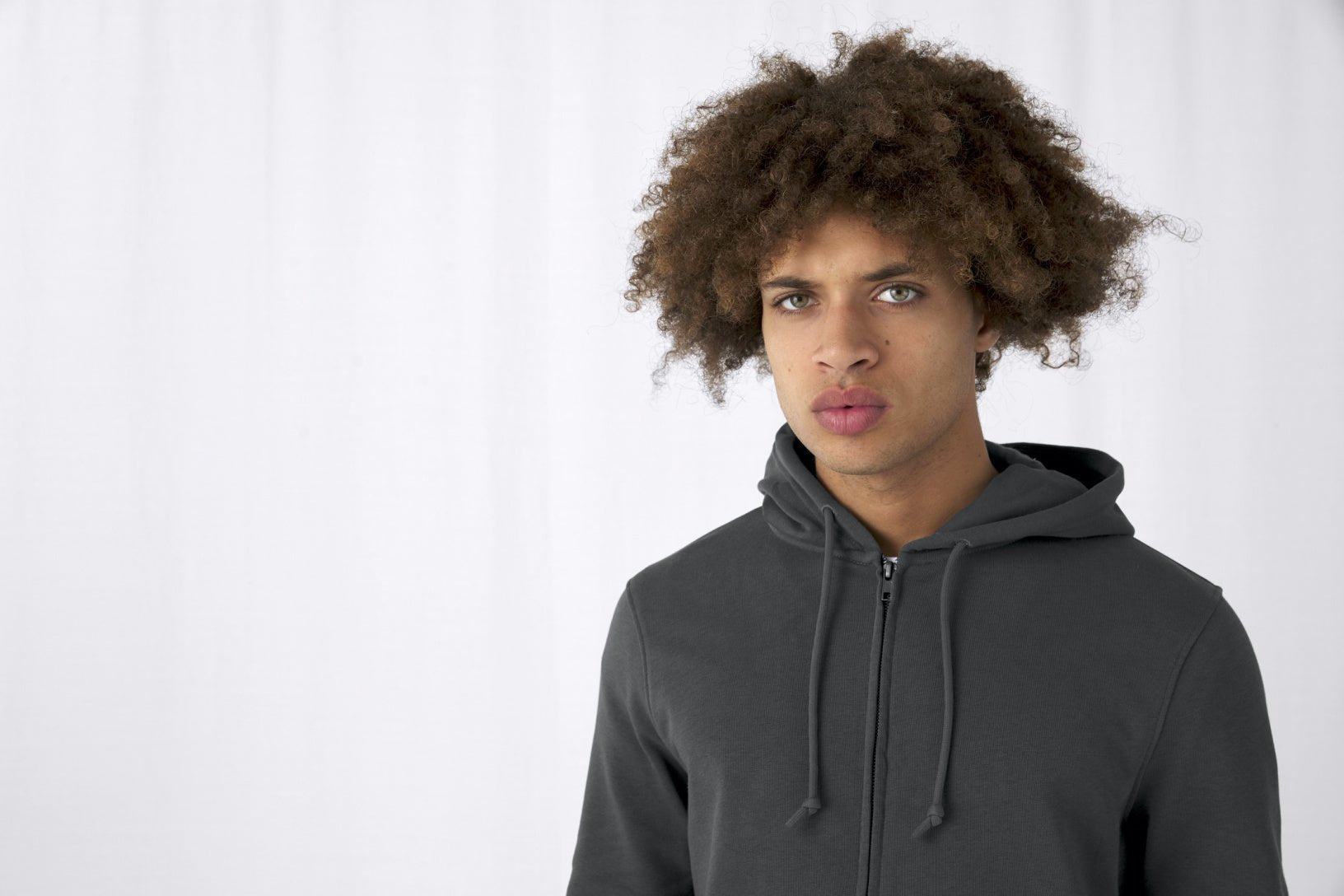 Organic Essential Zipped Hoodie: Mens - Vintress Fashion